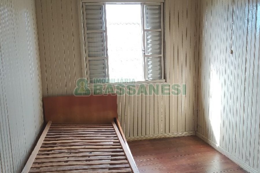 Casa com 106m², 3 dormitórios, 3 vagas, no bairro Sagrada Família em Caxias do Sul para Comprar