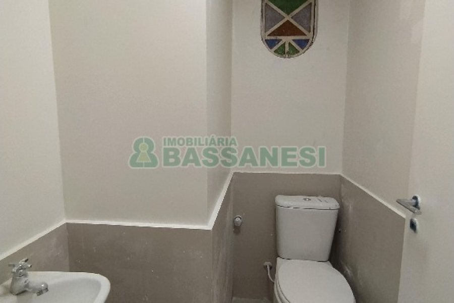 Loja com 28m², no bairro Centro em Caxias do Sul para Alugar