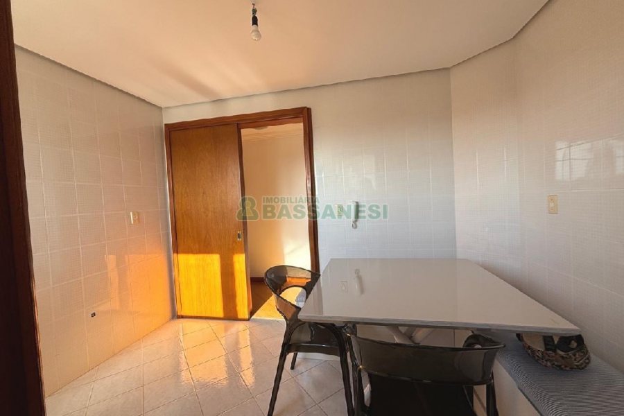 Apto Mobiliado com 184m², 3 dormitórios, 2 vagas, no bairro São Pelegrino em Caxias do Sul para Alugar
