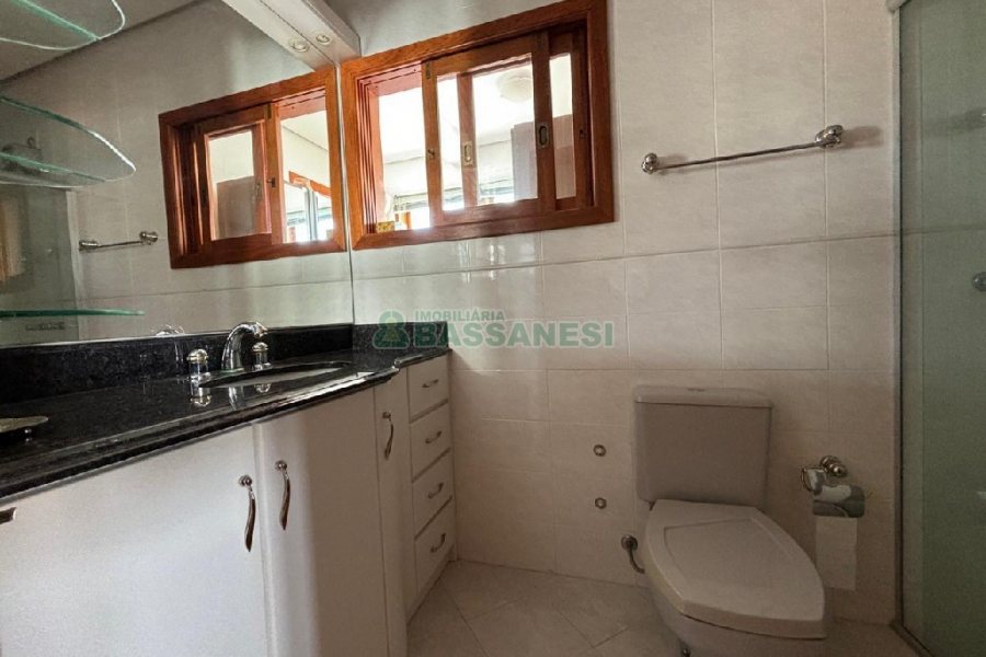 Apto Mobiliado com 184m², 3 dormitórios, 2 vagas, no bairro São Pelegrino em Caxias do Sul para Alugar