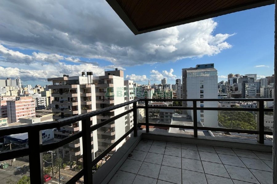Apto Mobiliado com 184m², 3 dormitórios, 2 vagas, no bairro São Pelegrino em Caxias do Sul para Alugar