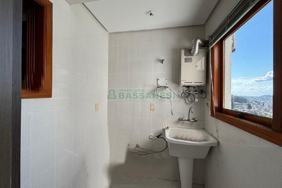 Apto Mobiliado com 184m², 3 dormitórios, 2 vagas, no bairro São Pelegrino em Caxias do Sul para Alugar