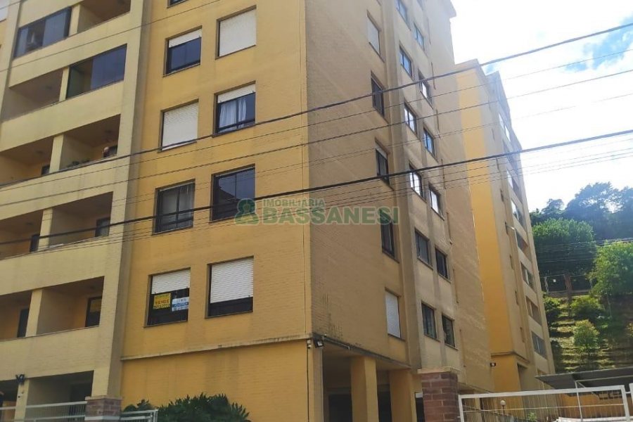 Apartamento com 95m², 2 dormitórios, 1 vaga, no bairro Lourdes em Caxias do Sul para Alugar
