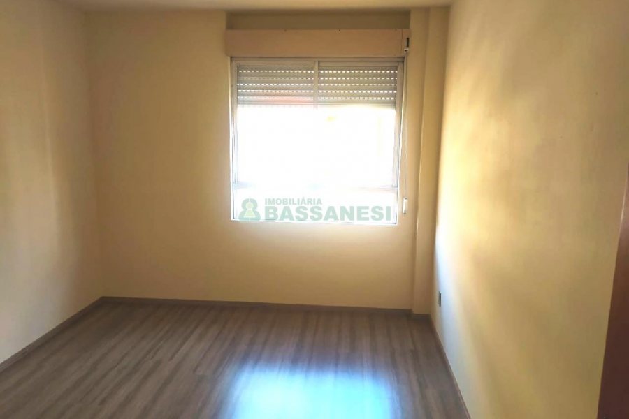 Apartamento com 95m², 2 dormitórios, 1 vaga, no bairro Lourdes em Caxias do Sul para Alugar