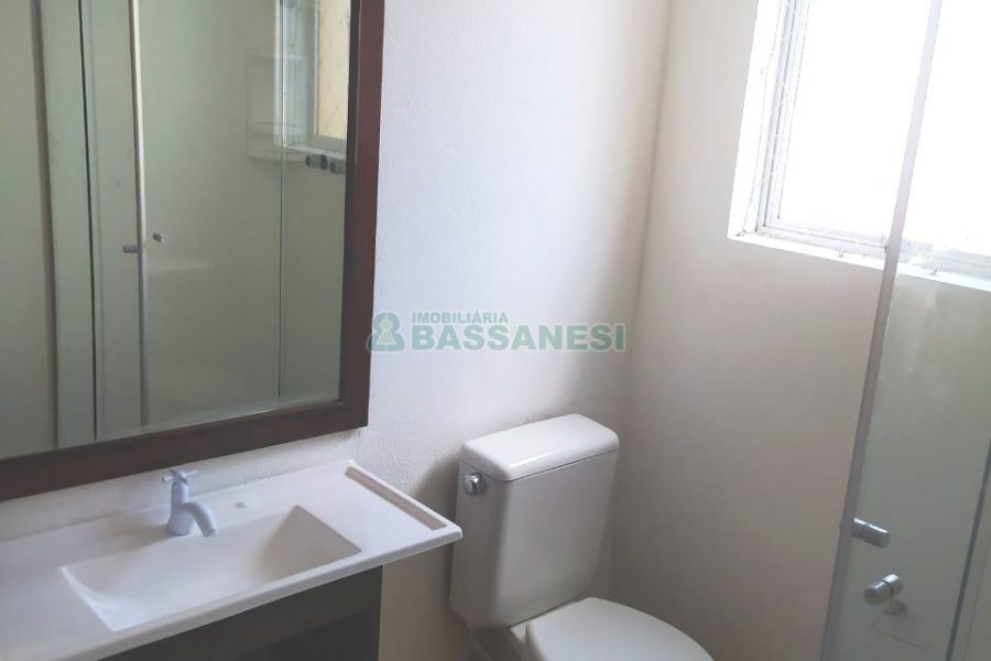 Apartamento com 95m², 2 dormitórios, 1 vaga, no bairro Lourdes em Caxias do Sul para Alugar