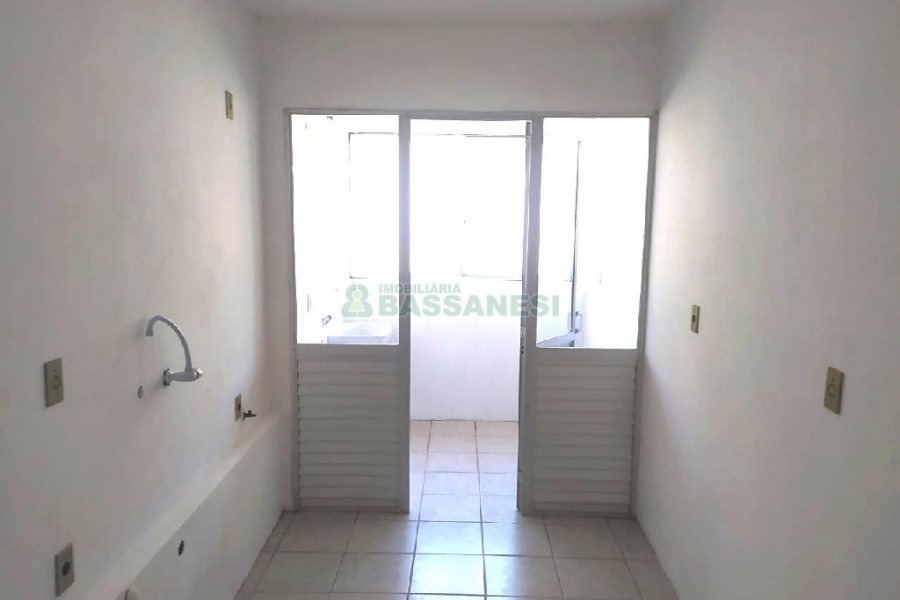 Apartamento com 95m², 2 dormitórios, 1 vaga, no bairro Lourdes em Caxias do Sul para Alugar