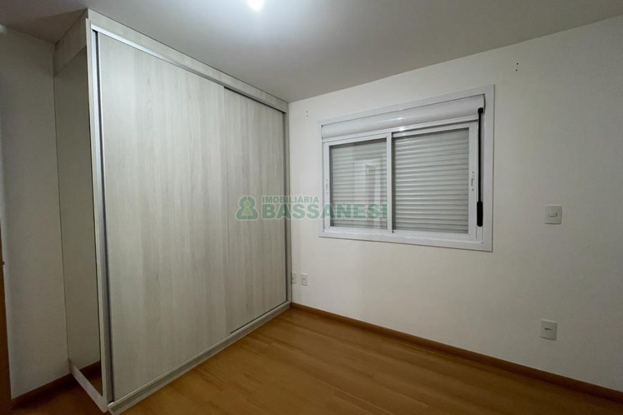 Apartamento com 52m², 2 dormitórios, 1 vaga, no bairro Desvio Rizzo em Caxias do Sul para Alugar