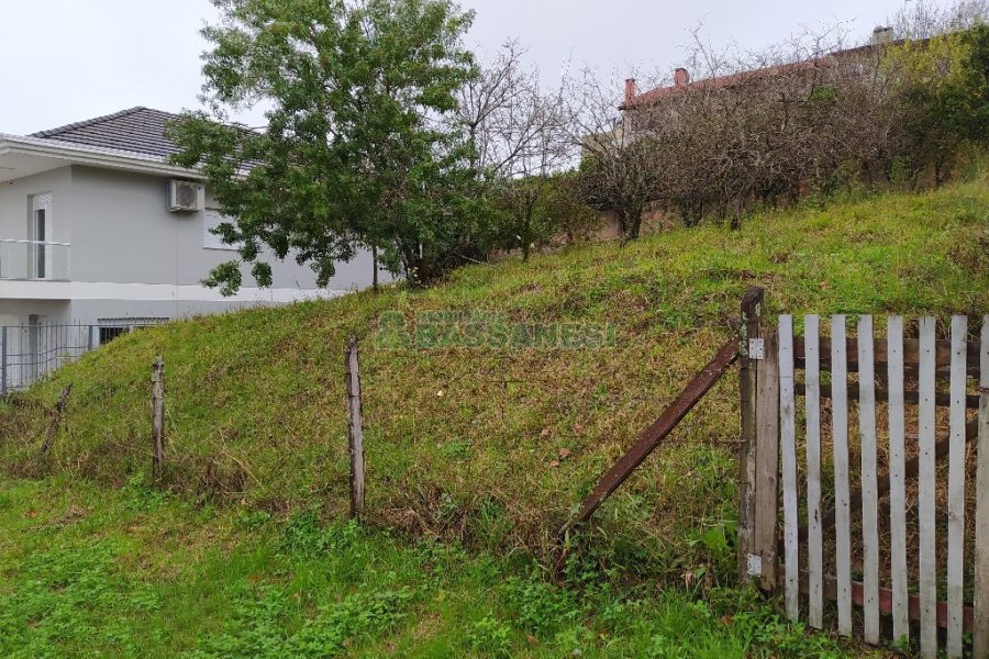 Terreno com 435m², no bairro Colina Sorriso em Caxias do Sul para Comprar