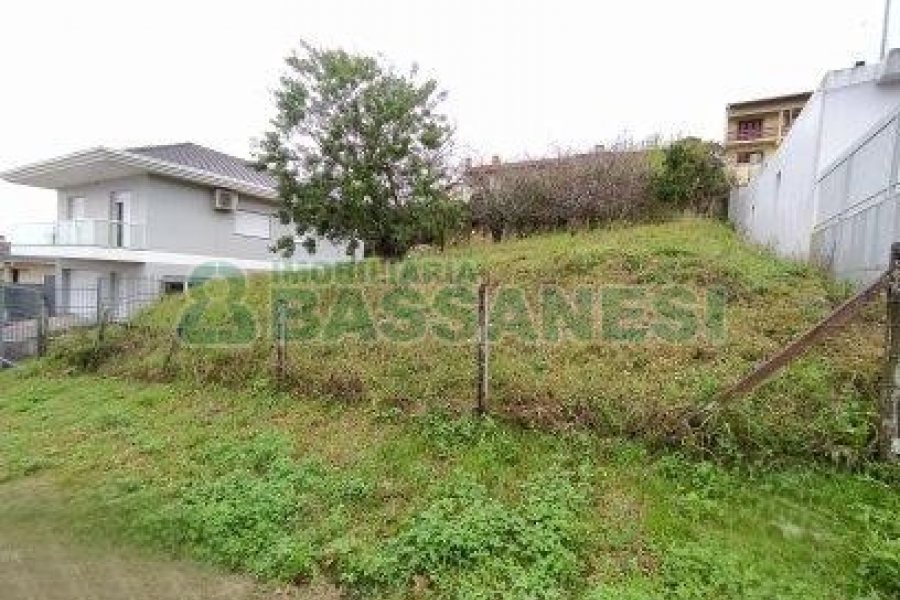 Terreno com 435m², no bairro Colina Sorriso em Caxias do Sul para Comprar