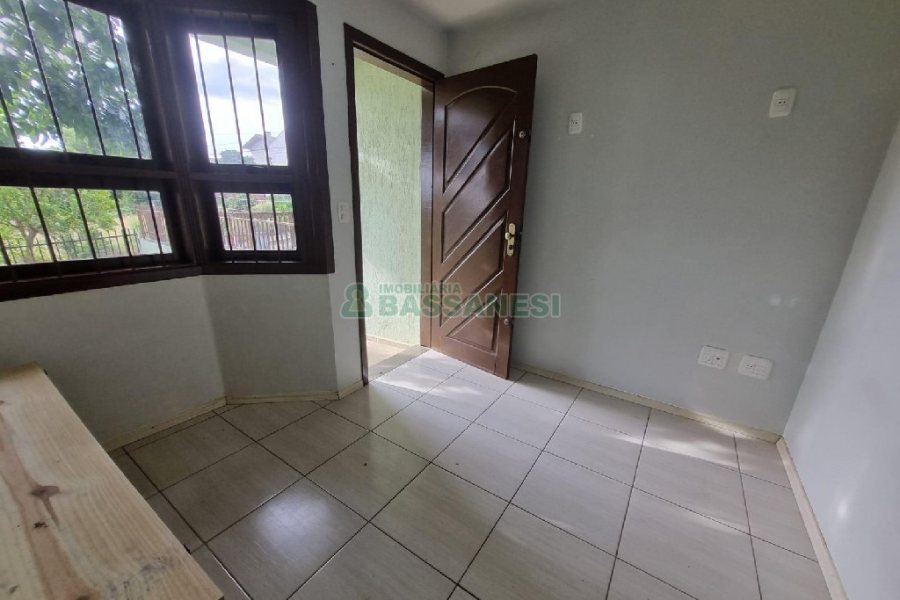 Casa com 130m², 3 dormitórios, 2 vagas, no bairro Santa Lúcia em Caxias do Sul para Alugar