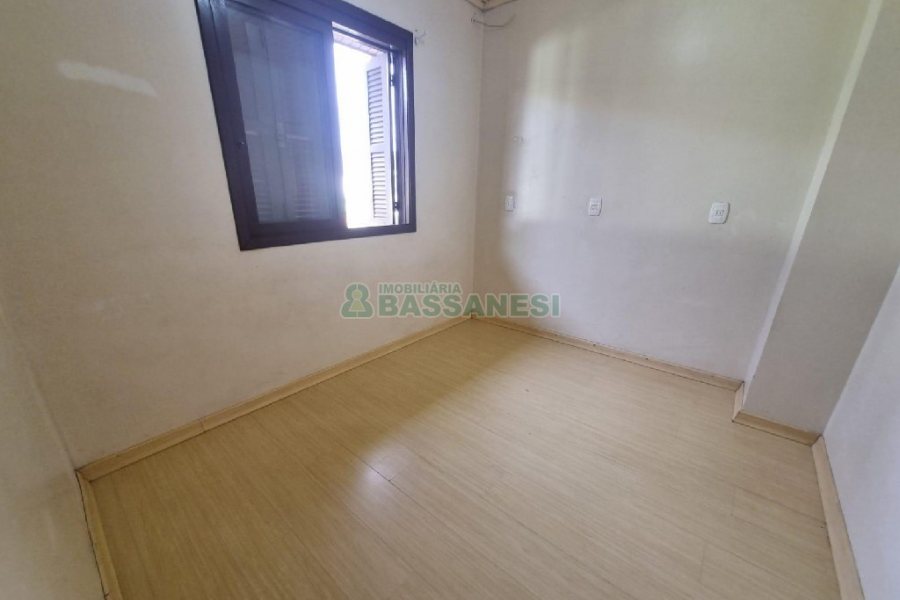 Casa com 130m², 3 dormitórios, 2 vagas, no bairro Santa Lúcia em Caxias do Sul para Alugar