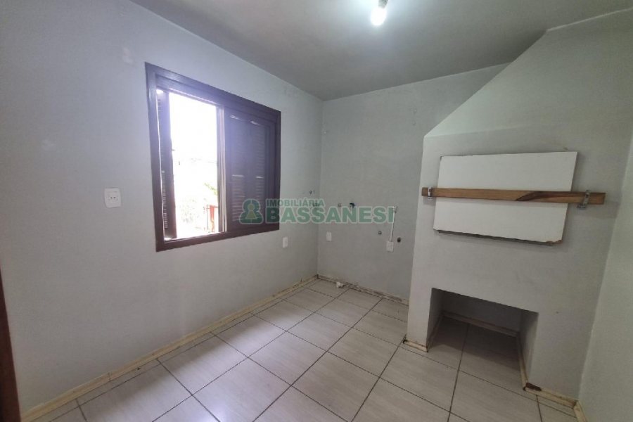 Casa com 130m², 3 dormitórios, 2 vagas, no bairro Santa Lúcia em Caxias do Sul para Alugar