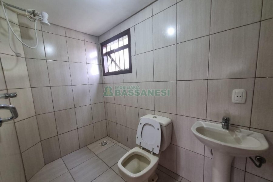 Casa com 130m², 3 dormitórios, 2 vagas, no bairro Santa Lúcia em Caxias do Sul para Alugar