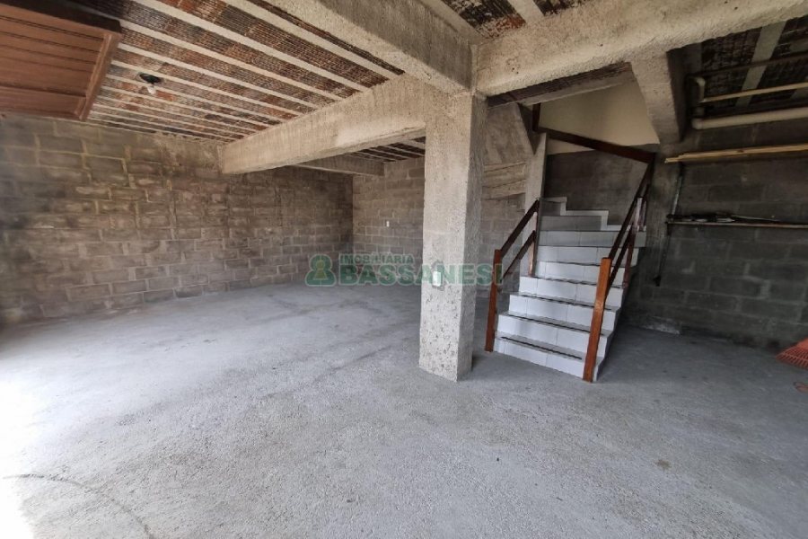 Casa com 130m², 3 dormitórios, 2 vagas, no bairro Santa Lúcia em Caxias do Sul para Alugar