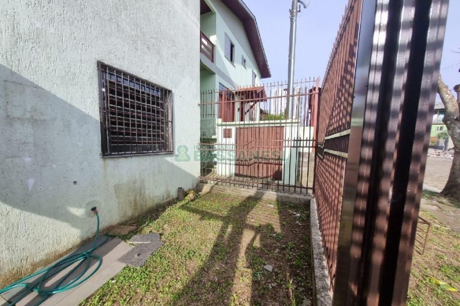 Casa com 130m², 3 dormitórios, 2 vagas, no bairro Santa Lúcia em Caxias do Sul para Alugar