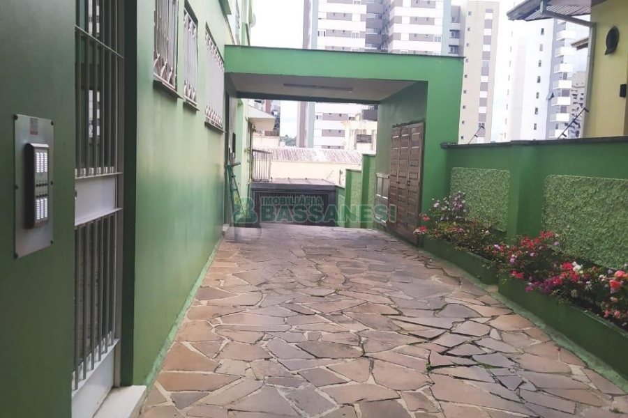 Apto Mobiliado com 70m², 1 dormitório, 1 vaga, no bairro Centro em Caxias do Sul para Alugar