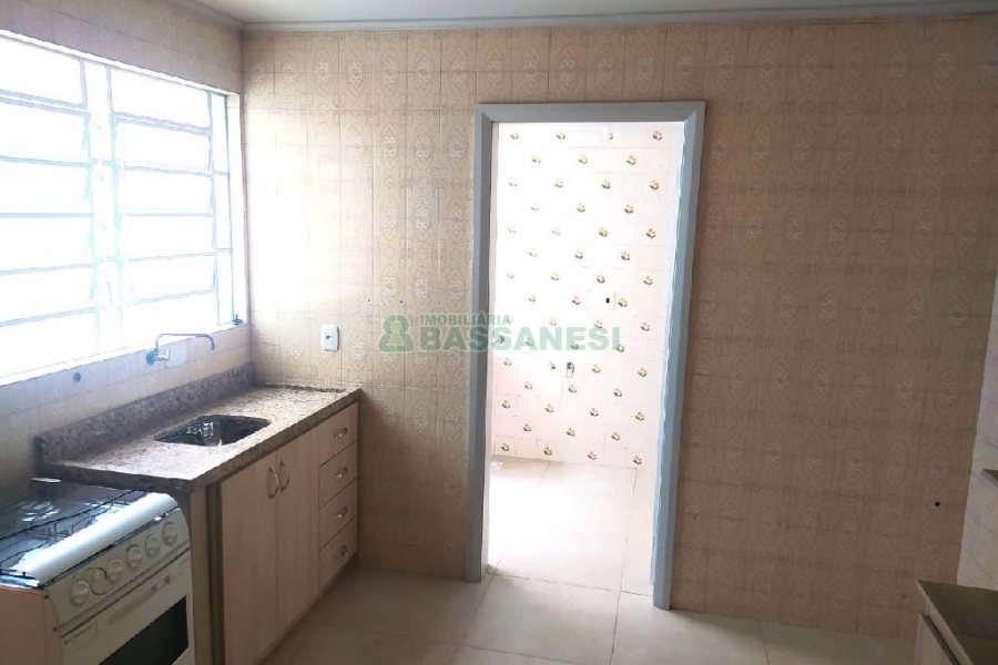 Apto Mobiliado com 70m², 1 dormitório, 1 vaga, no bairro Centro em Caxias do Sul para Alugar