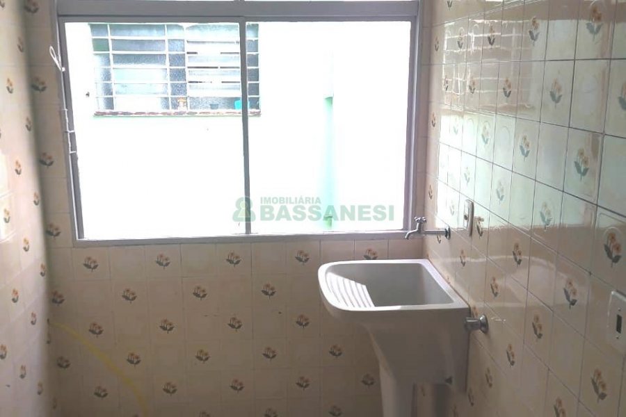 Apto Mobiliado com 70m², 1 dormitório, 1 vaga, no bairro Centro em Caxias do Sul para Alugar