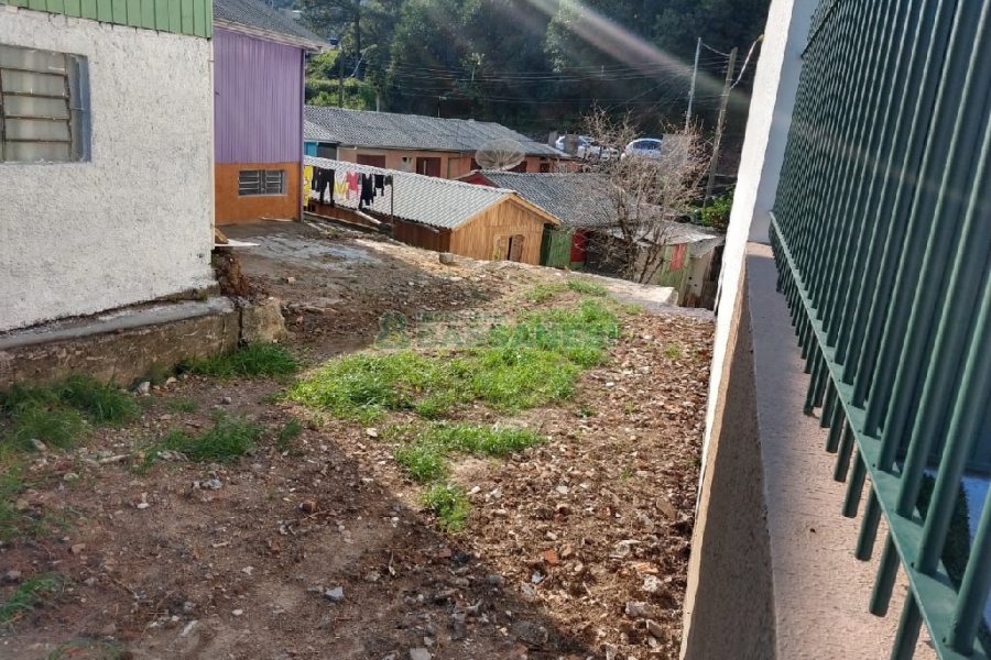 Terreno, no bairro São Leopoldo em Caxias do Sul para Comprar