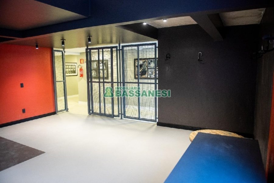 Apto Mobiliado com 45m², 1 dormitório, 1 vaga, no bairro Lourdes em Caxias do Sul para Alugar