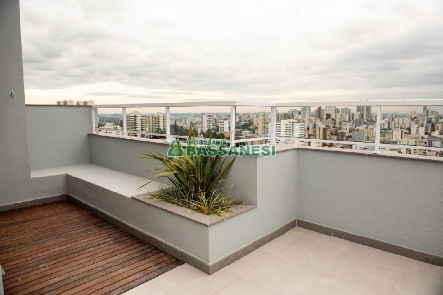 Apto Mobiliado com 45m², 1 dormitório, 1 vaga, no bairro Lourdes em Caxias do Sul para Alugar
