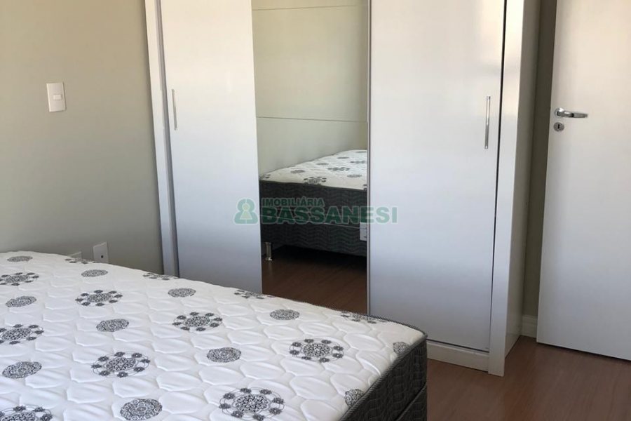 Apto Mobiliado com 45m², 1 dormitório, 1 vaga, no bairro Lourdes em Caxias do Sul para Alugar