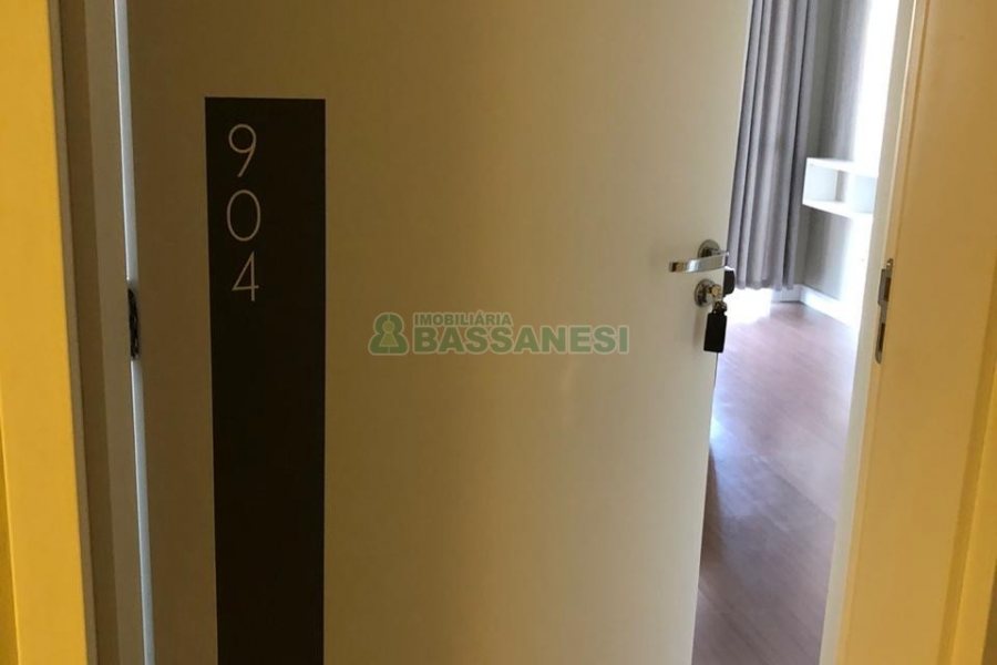 Apto Mobiliado com 45m², 1 dormitório, 1 vaga, no bairro Lourdes em Caxias do Sul para Alugar