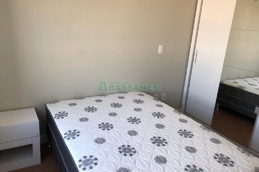 Apto Mobiliado com 45m², 1 dormitório, 1 vaga, no bairro Lourdes em Caxias do Sul para Alugar