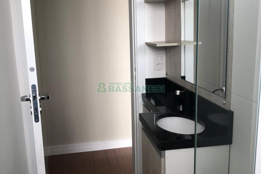 Apto Mobiliado com 45m², 1 dormitório, 1 vaga, no bairro Lourdes em Caxias do Sul para Alugar