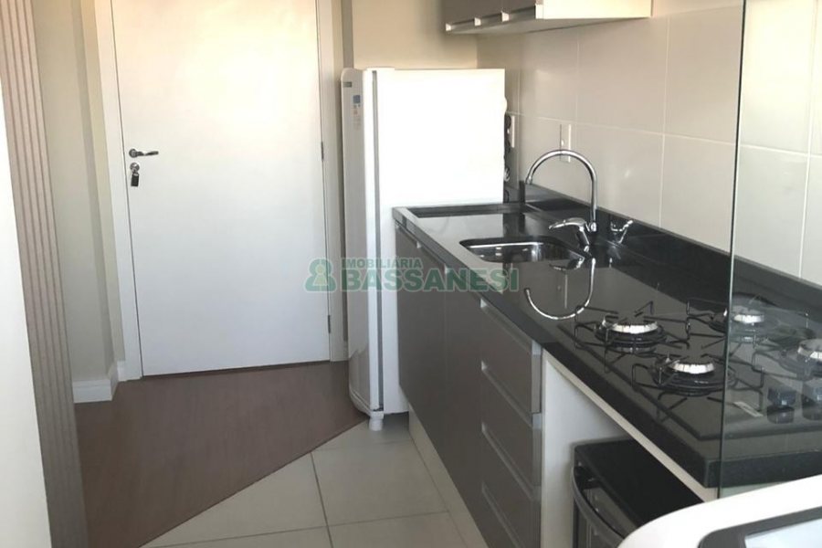 Apto Mobiliado com 45m², 1 dormitório, 1 vaga, no bairro Lourdes em Caxias do Sul para Alugar