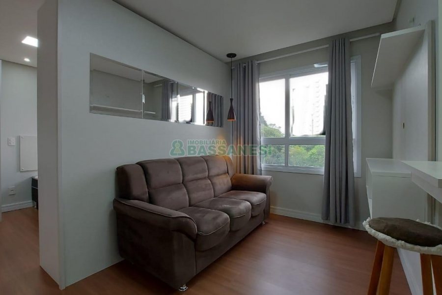 Apto Mobiliado com 45m², 1 dormitório, 1 vaga, no bairro Lourdes em Caxias do Sul para Alugar