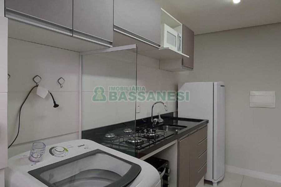 Apto Mobiliado com 45m², 1 dormitório, 1 vaga, no bairro Lourdes em Caxias do Sul para Alugar