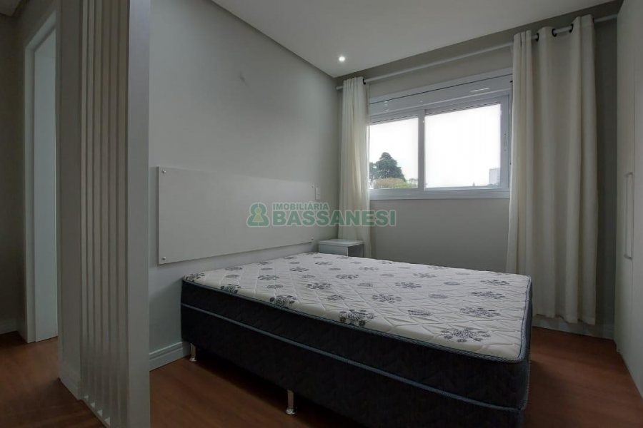 Apto Mobiliado com 45m², 1 dormitório, 1 vaga, no bairro Lourdes em Caxias do Sul para Alugar