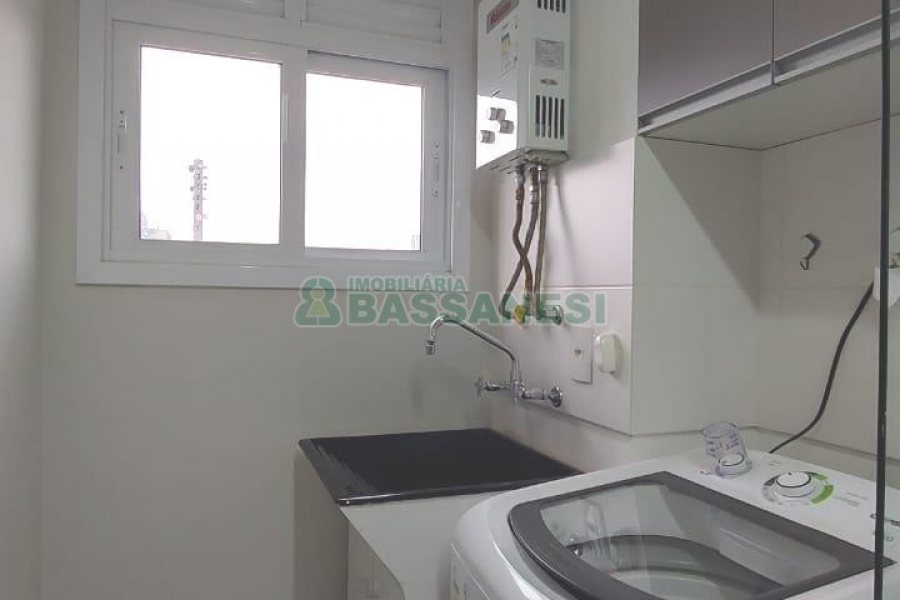 Apto Mobiliado com 45m², 1 dormitório, 1 vaga, no bairro Lourdes em Caxias do Sul para Alugar