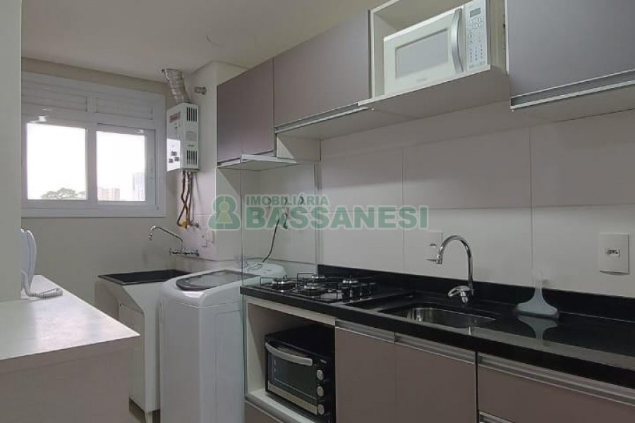 Apto Mobiliado com 45m², 1 dormitório, 1 vaga, no bairro Lourdes em Caxias do Sul para Alugar