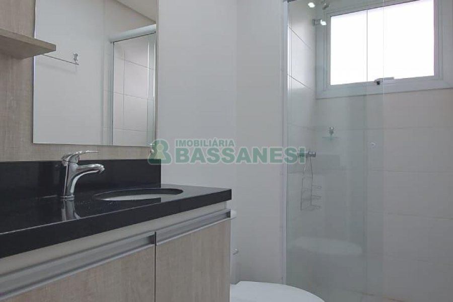 Apto Mobiliado com 45m², 1 dormitório, 1 vaga, no bairro Lourdes em Caxias do Sul para Alugar