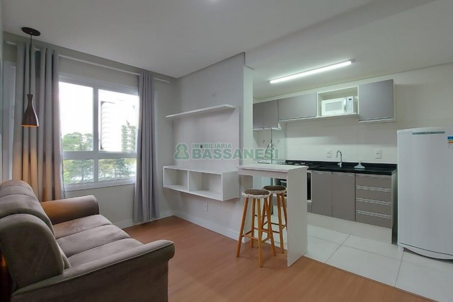 Apto Mobiliado com 45m², 1 dormitório, 1 vaga, no bairro Lourdes em Caxias do Sul para Alugar