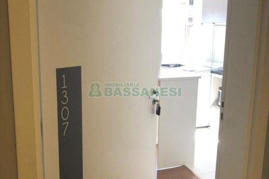 Apto Mobiliado com 45m², 1 dormitório, 1 vaga, no bairro Lourdes em Caxias do Sul para Alugar