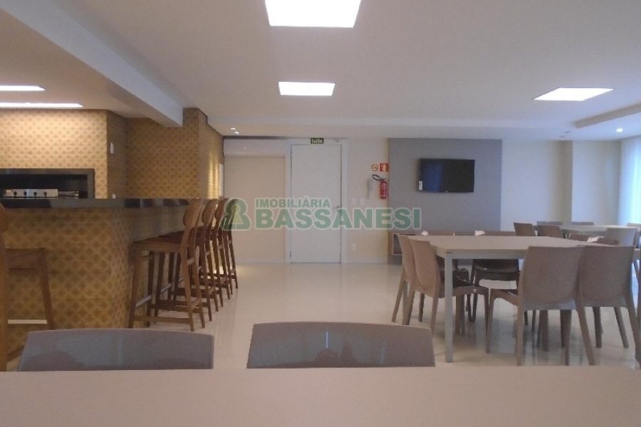 Apto Mobiliado com 38m², 1 dormitório, 1 vaga, no bairro Villagio Iguatemi em Caxias do Sul para Alugar