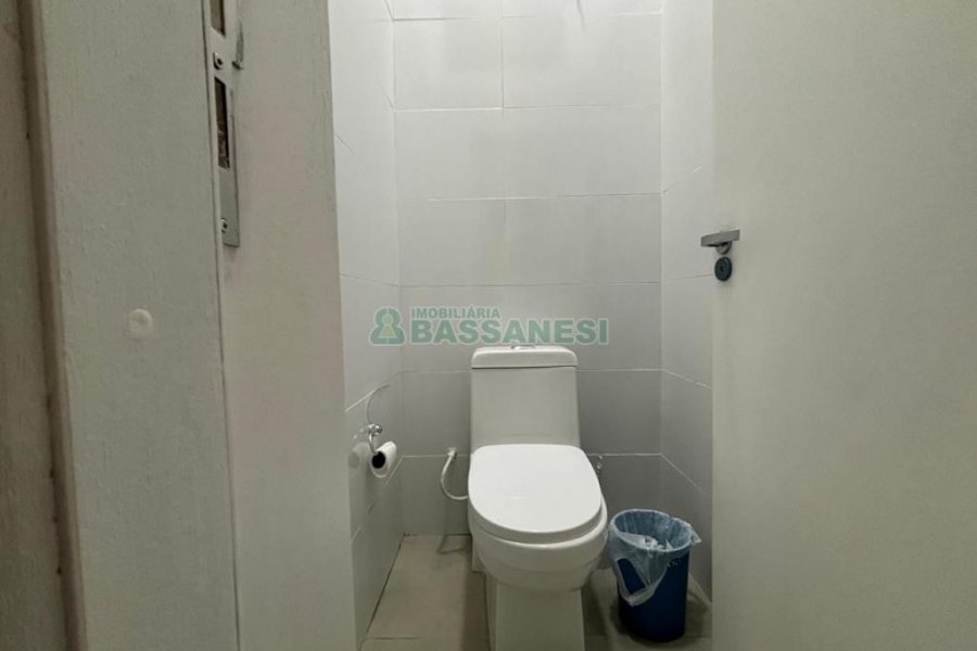 Loja com 127m², 1 vaga, no bairro São Pelegrino em Caxias do Sul para Alugar