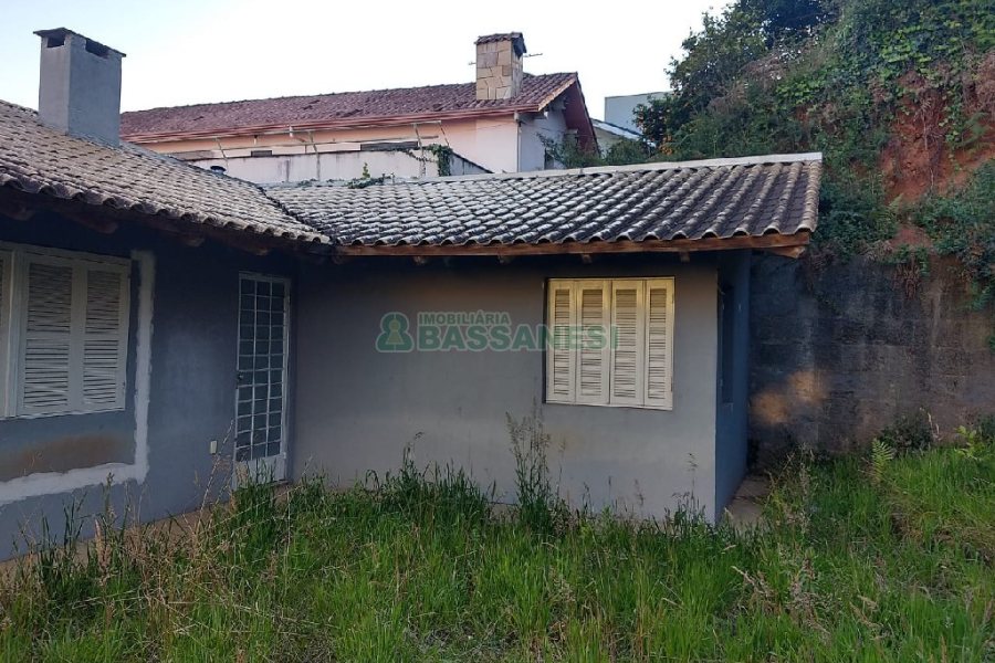 Casa com 200m², 3 dormitórios, 2 vagas, no bairro Colina Sorriso em Caxias do Sul para Comprar