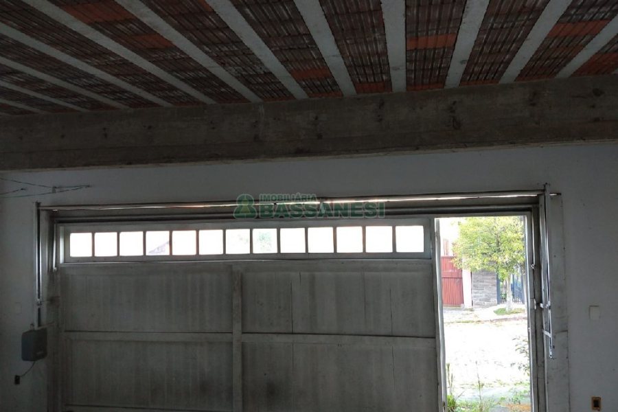 Casa com 200m², 3 dormitórios, 2 vagas, no bairro Colina Sorriso em Caxias do Sul para Comprar