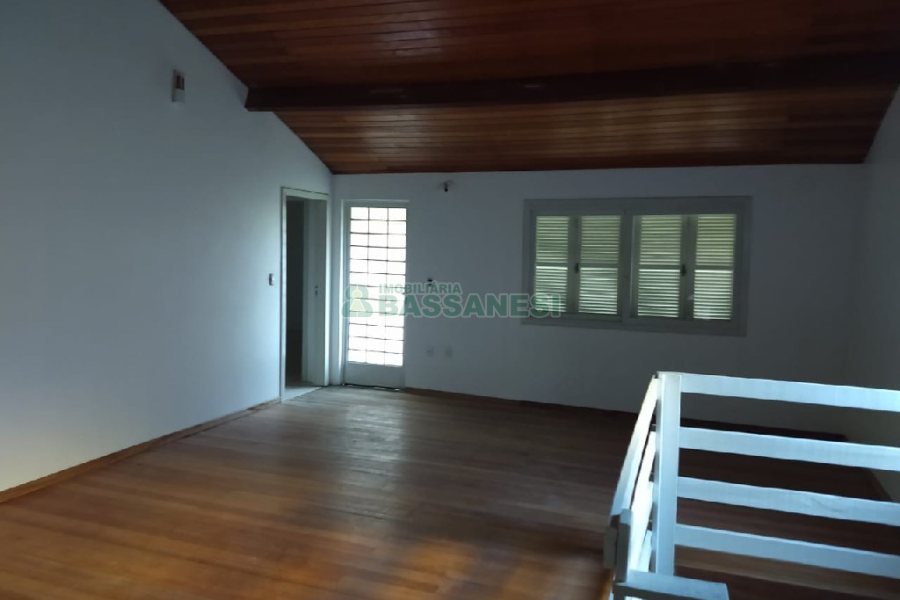 Casa com 200m², 3 dormitórios, 2 vagas, no bairro Colina Sorriso em Caxias do Sul para Comprar