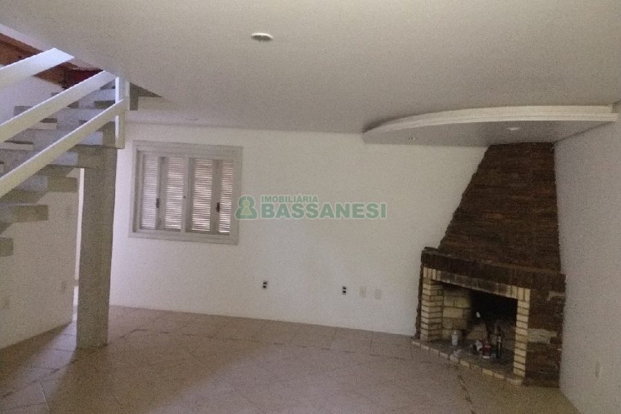 Casa com 200m², 3 dormitórios, 2 vagas, no bairro Colina Sorriso em Caxias do Sul para Comprar