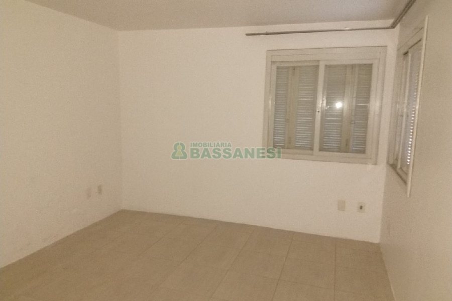 Casa com 200m², 3 dormitórios, 2 vagas, no bairro Colina Sorriso em Caxias do Sul para Comprar
