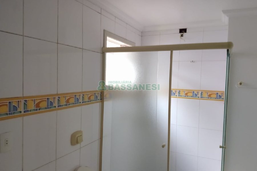 Casa com 200m², 3 dormitórios, 2 vagas, no bairro Colina Sorriso em Caxias do Sul para Comprar