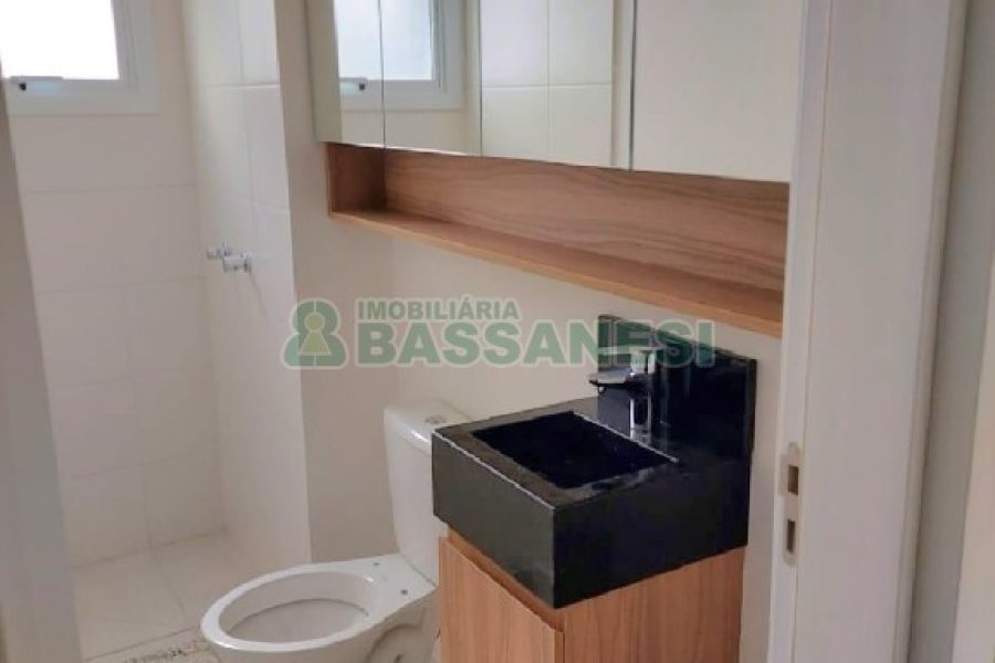 Apartamento com 41m², 1 dormitório, 1 vaga, no bairro Lourdes em Caxias do Sul para Comprar