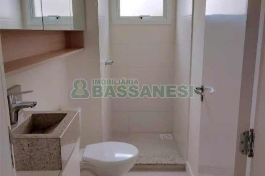 Apartamento com 41m², 1 dormitório, 1 vaga, no bairro Lourdes em Caxias do Sul para Comprar