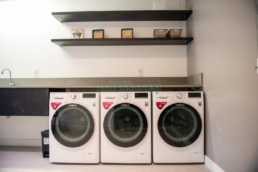 Apto Mobiliado com 40m², 1 dormitório, 1 vaga, no bairro Centro em Caxias do Sul para Comprar