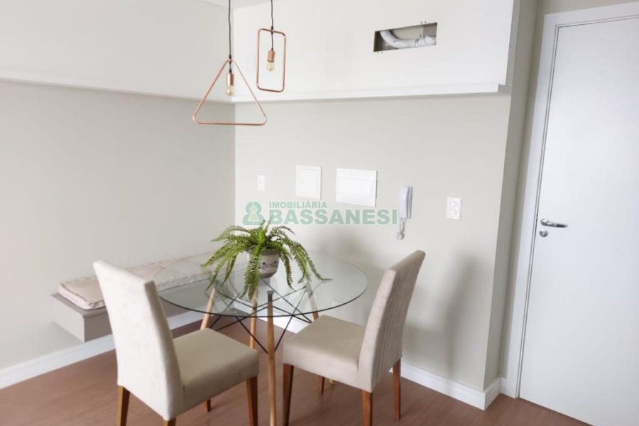 Apto Mobiliado com 40m², 1 dormitório, 1 vaga, no bairro Lourdes em Caxias do Sul para Comprar